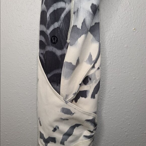 Lululemon Wunder Under Pant SE Dance Pretty Plume Angel Wing Black Women's Sz 4 - Picture 12 of 16